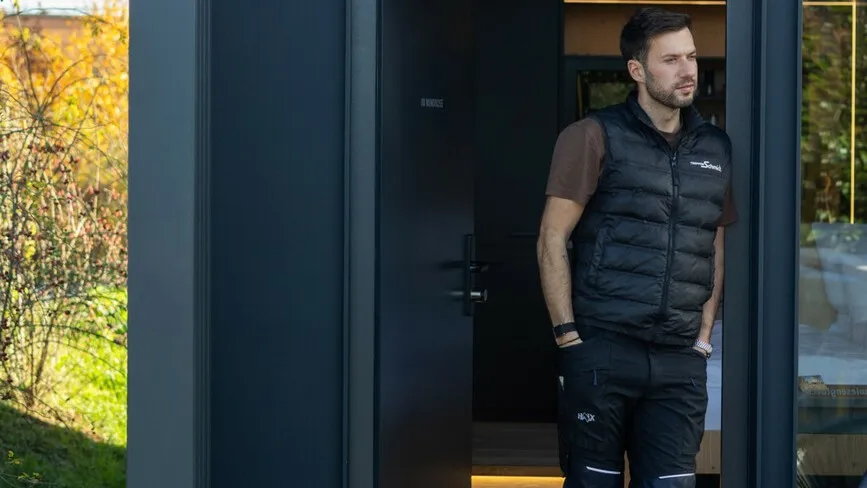 Auch für dieses Projekt haben Nicolas Rothengast-Schmidt und seine Familie die Holzkonstruktionen gebaut.